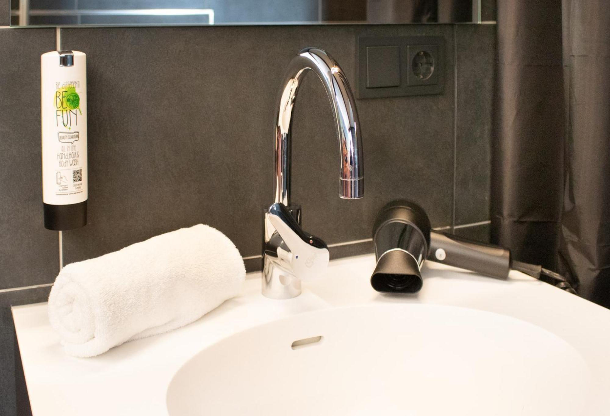 Mwh Hotel By Wmm Hotels Wiesentheid Exteriör bild